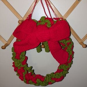 Vintage Crochet Christmas Bow Wreath